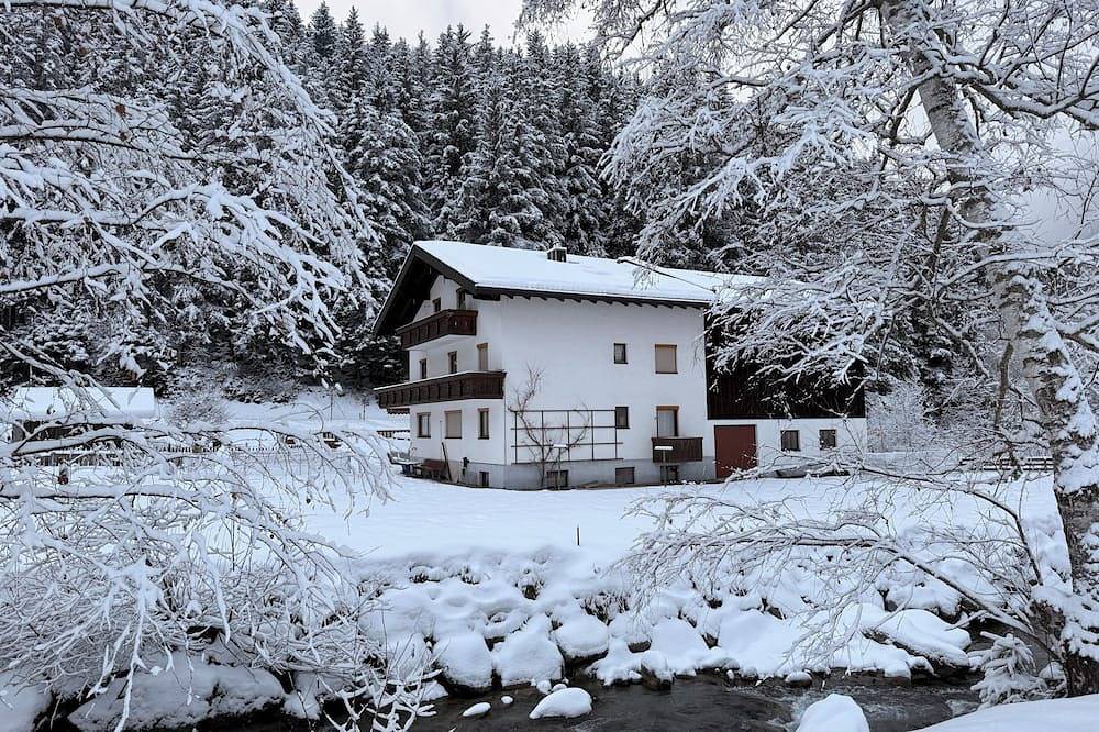 Ganze Wohnung, Gemütliches 6-Personen-Ferienapartment im Pitztal, ruhig und naturnah in Jerzens, Bezirk Imst