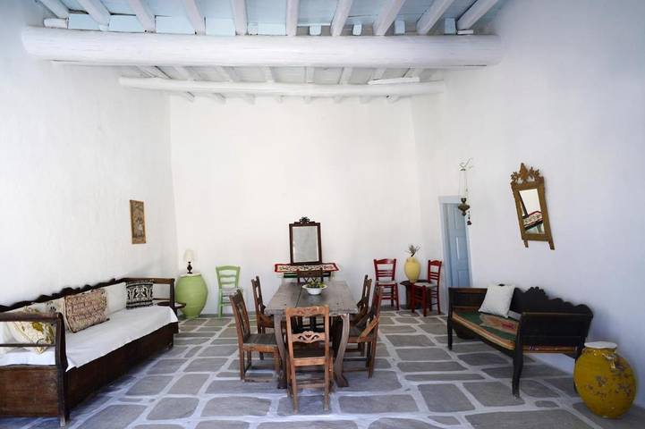 Villa for 8 people, with Balcony and Terrace as well as View in Ios