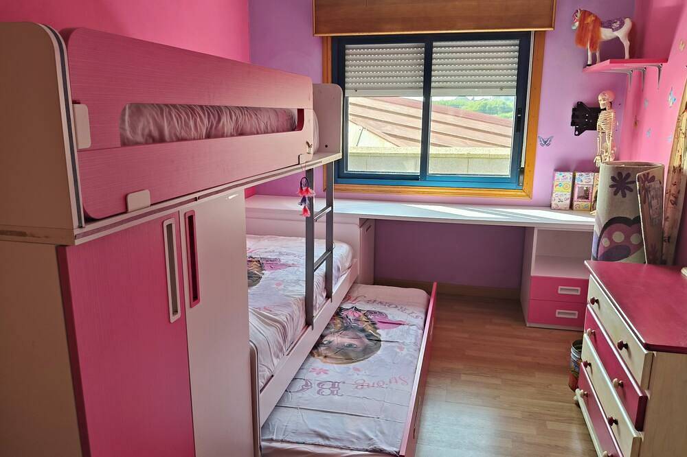 Entire apartment, Apartment between beaches (next to Portonovo, Sanxenxo, O Grove and Cambados). in Meaño, Rías Baixas