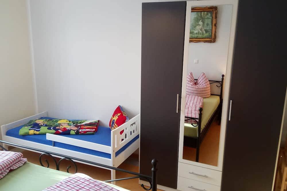 Ganze Wohnung, Moderne und neu ausgestattete Ferienwohnung in Dresden in Cossebaude, Dresden