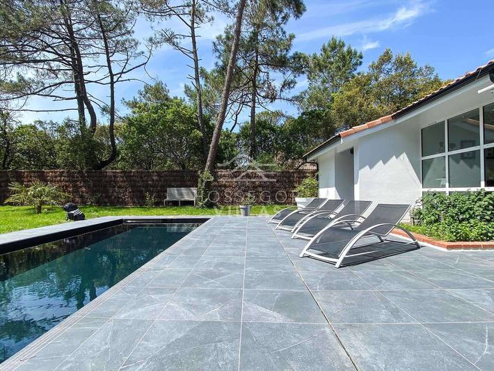 Location de vacances pour 8 personnes, avec piscine ainsi que jardin et balcon dans Plage Centrale Hossegor - 2