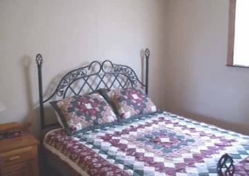 Log Cabin for 4 Guests in Fontana Lake, Swain County, Picture 3