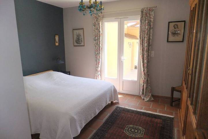 Gîte pour 8 personnes, avec jardin à Villecroze - 4