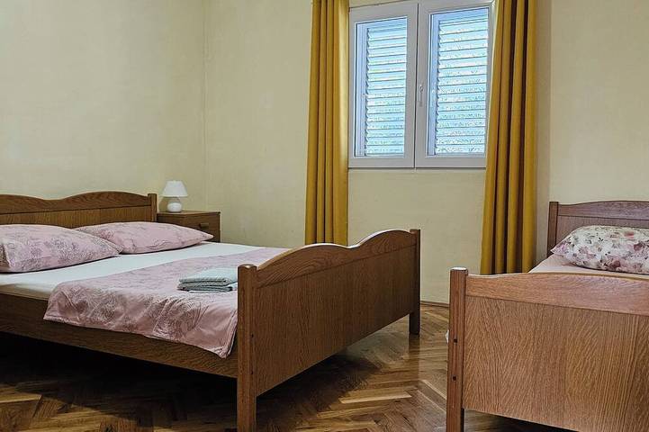 Ferienhaus für 5 Personen, mit Balkon und Garten in Split-Dalmatien - 2