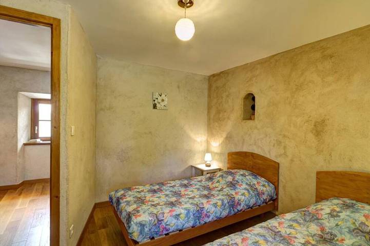 Gîte pour 6 personnes, avec jardin, animaux acceptés à Panissières - 2