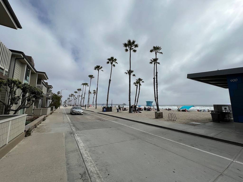 Ganze Wohnung, ❤ Romantic Ocean Views-On the Strand-Pool/Spa/Gym-Remodeled-Air Conditioning ❤ in Oceanside, San Diego County