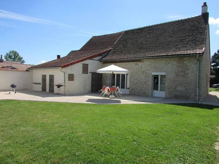 Gîte pour 4 personnes, avec jardin et terrasse à Sermesse
