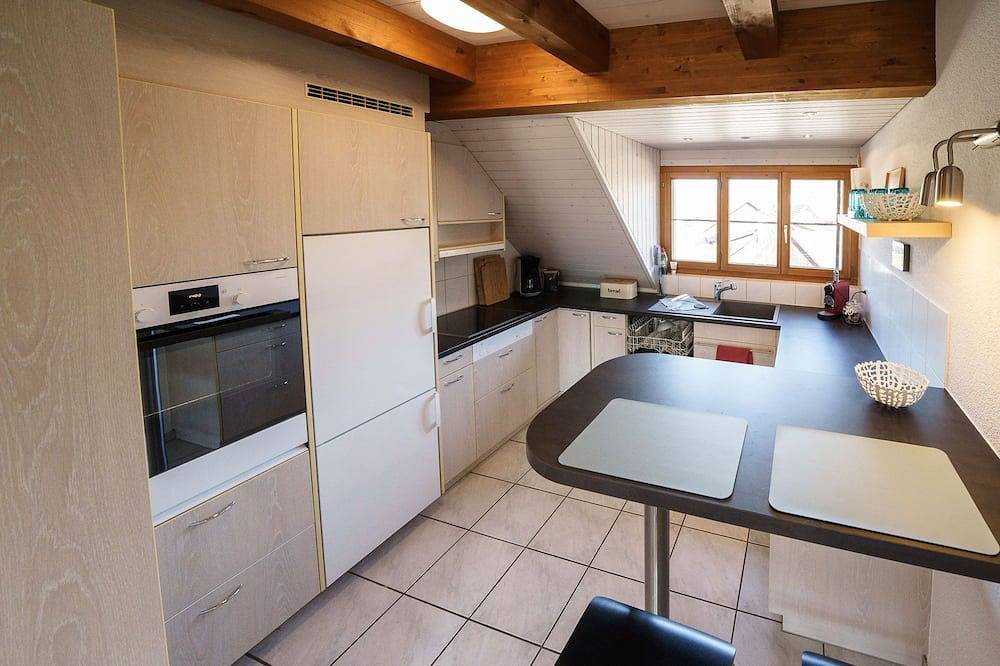 Appartamento intero, Beautiful penthouse duplex apartment with balcony surrounded by greenery in Aargau-Basel