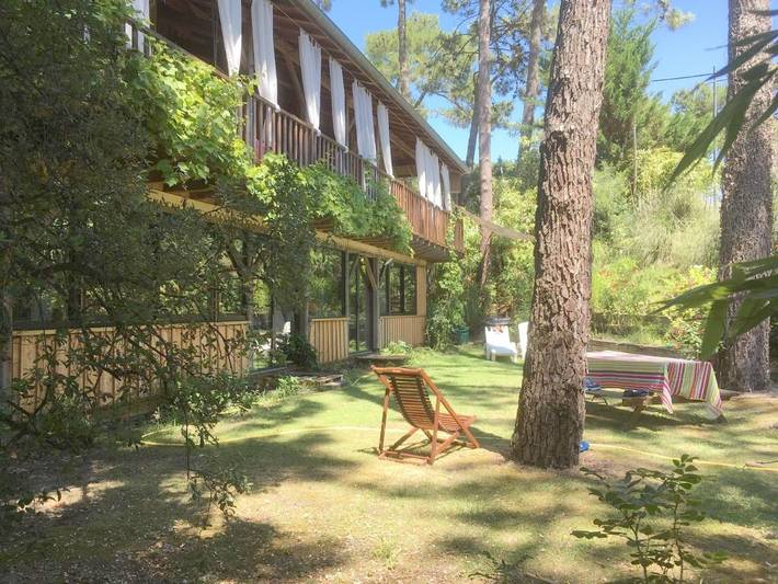 Gîte pour 6 personnes, avec Terrasse ainsi que Jardin et Vue dans Port de la Vigne