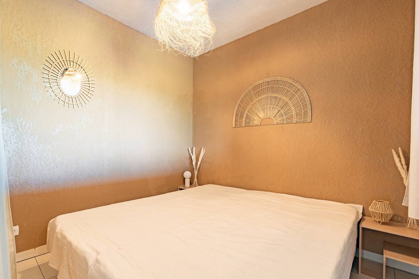Appartement entier, Le Cosy Vignes - Piscine partagée in Azille, Région de Carcassonne
