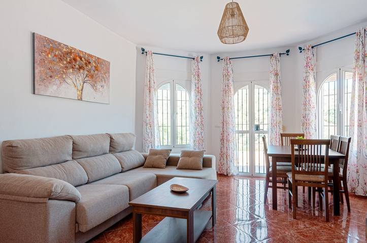 Vacation Home "Sunset El Tejar" with Mountain View, Private Pool & Wi-Fi in Almogía, Cordillera Penibética
