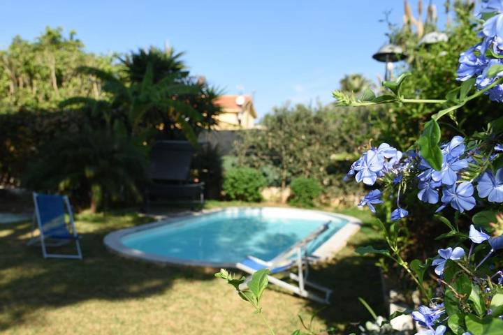Villa per 8 persone, con piscina e panorama nonché giardino in Villagrazia di Carini