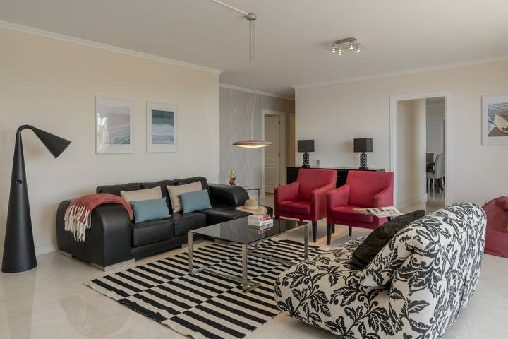 Gîte pour 6 personnes, avec jardin ainsi que piscine et balcon à Calheta - 4