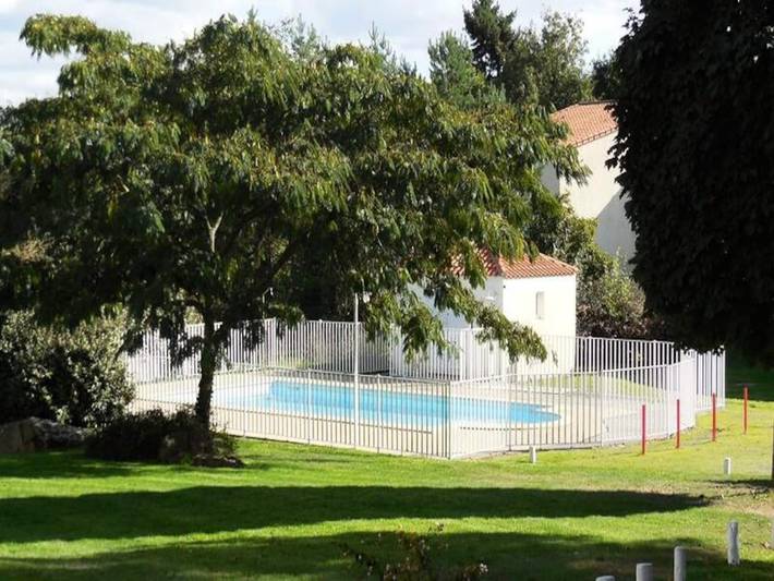 Gîte pour 6 personnes, avec terrasse et piscine à Clisson - 4