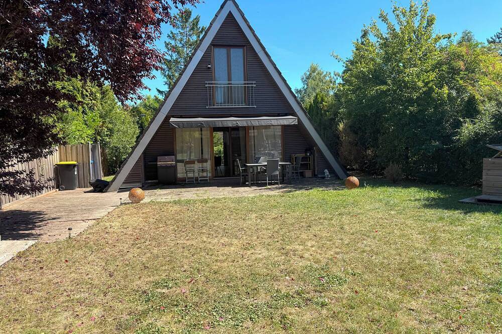 Ferienhaus Reuthsee – Nurdachhaus mit großem Garten & hundefreundlich in Sulzdorf a.d.Lederhecke, Franken