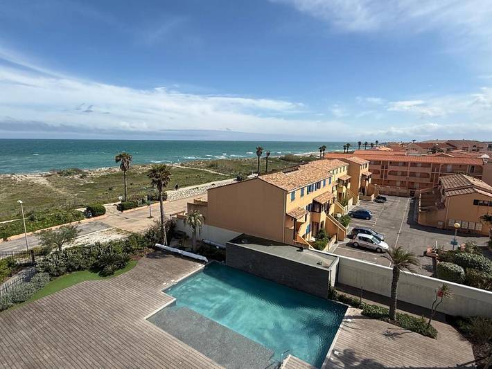 Appartement de vacances pour 8 personnes, avec vue ainsi que balcon et piscine