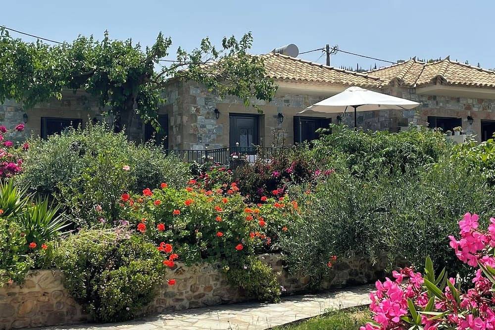 Casa vacanza a Messenia a partire da 181€ a notte