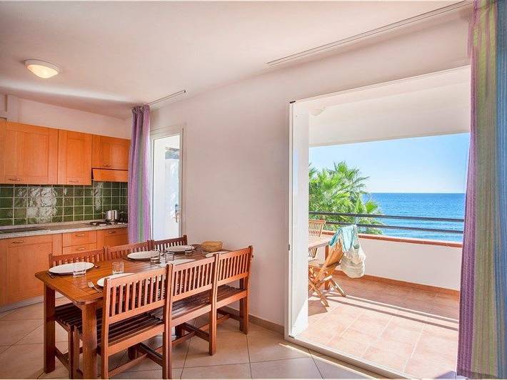 Ferienwohnung für 8 Personen, mit Balkon und Pool sowie Meerblick - 1