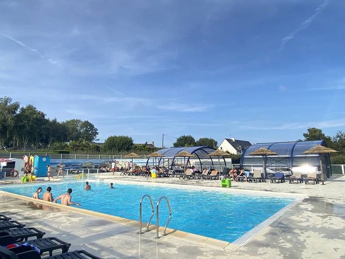 Camping pour 6 personnes, avec bassin pour enfant