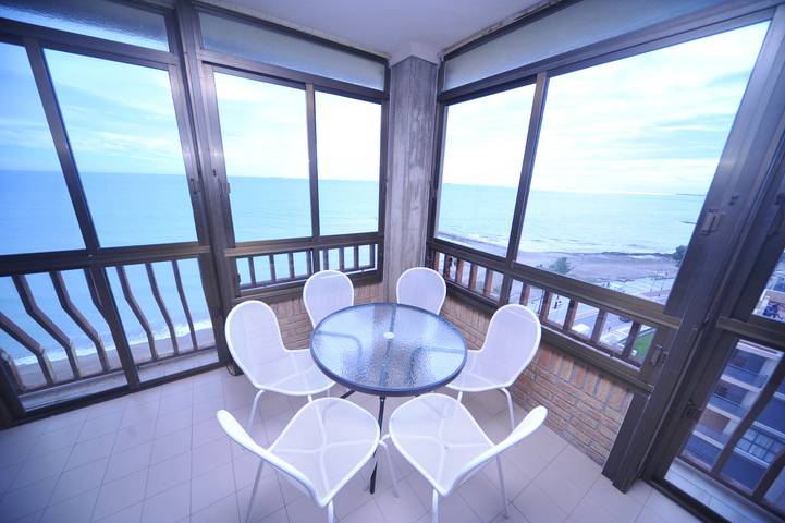 Gîte pour 9 personnes, avec terrasse, adapté aux familles à Benicasim - 3