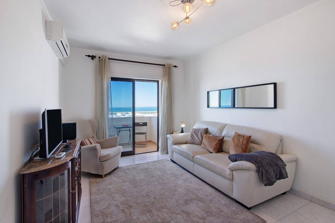 Entire apartment, Apartment '1 Bedroom Seaview' with Sea View, Wi-Fi and Air Conditioning in Cavacos, Quarteira