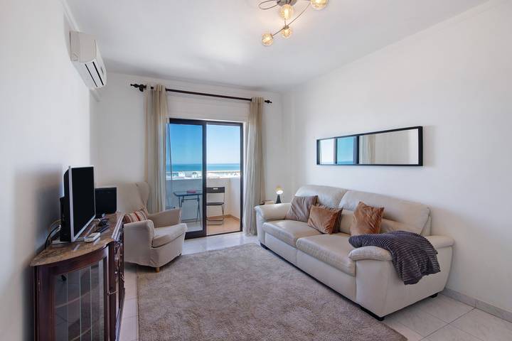 Entire apartment, Apartment '1 Bedroom Seaview' with Sea View, Wi-Fi and Air Conditioning in Cavacos, Quarteira