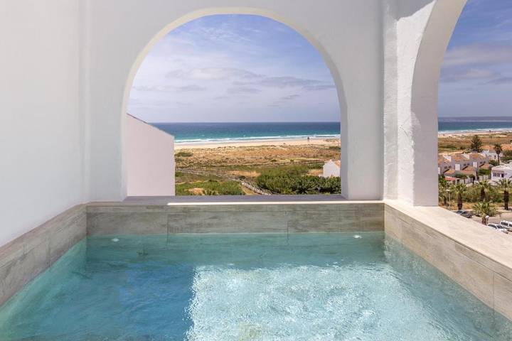 Apartamento para 2 personas, con terraza y piscina además de sauna y vistas en Zahara de los Atunes