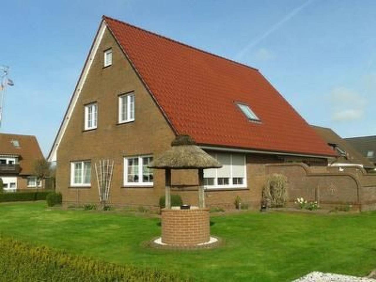 Ganze Wohnung, Geräumige Ferienwohnung mit Garten und Grill in Berumbur, Norden und Umgebung