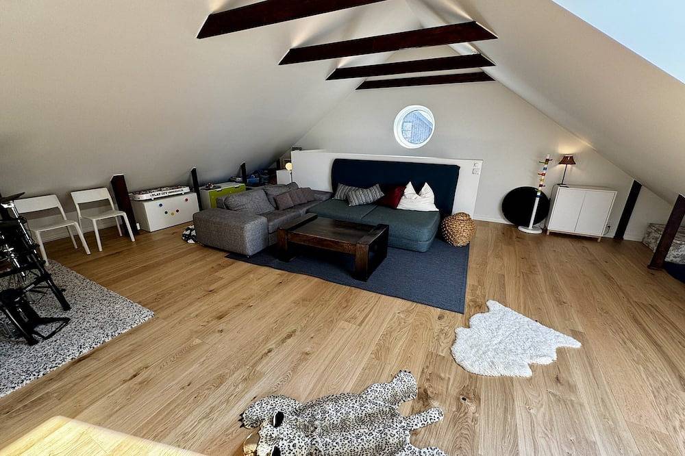 Spacious modern villa with jacuzzi close to beach in Lomma, Schwedische Ostsee