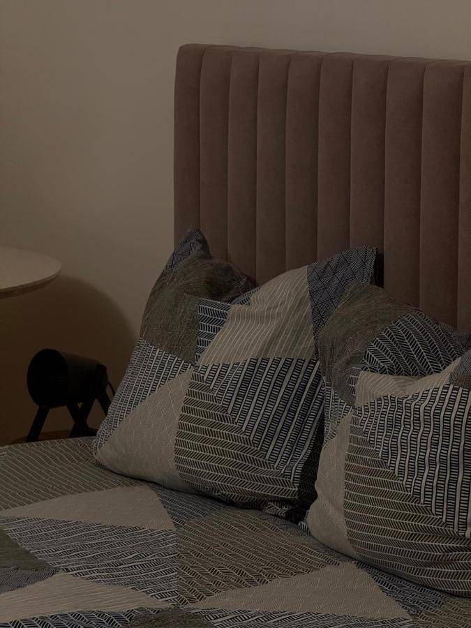 Appartement entier, Appartement 12 min Paris - Parking Privé Gratuit - Wifi - Netflix - Balcon in Enghien-les-Bains, Val-d'Oise