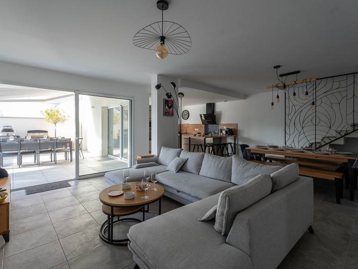 Ferienhaus für 10 Personen, mit Balkon und Whirlpool sowie Terrasse in Biscarrosse Plage