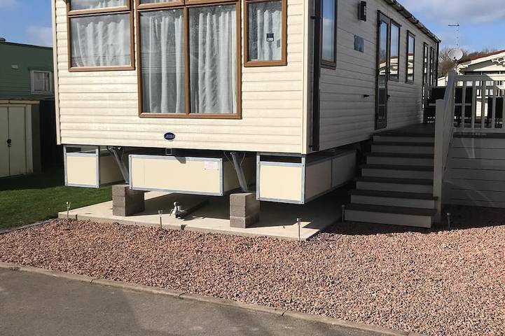 Glamping for 6 people, with Terrace and Garden in Warwickshire