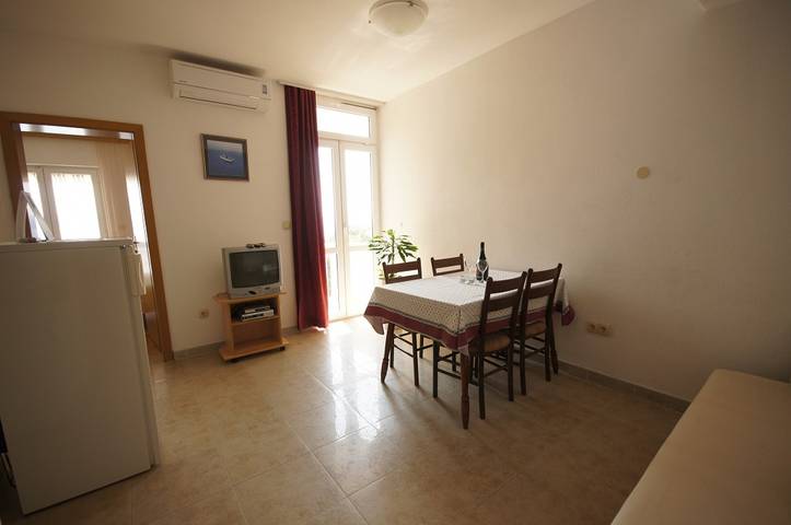 Ferienwohnung für 6 Personen, mit Terrasse, mit Haustier in Brela - 2