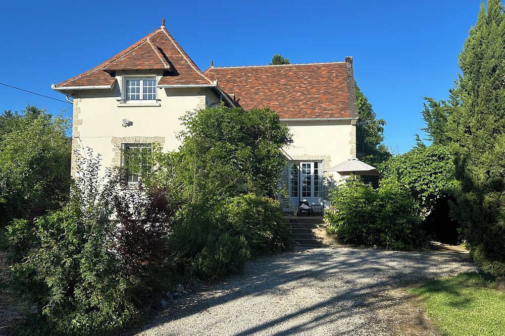 Maison spacieuse grand jardin campagne Périgord proximité plage Dordogne in Cazoulès, Dordogne
