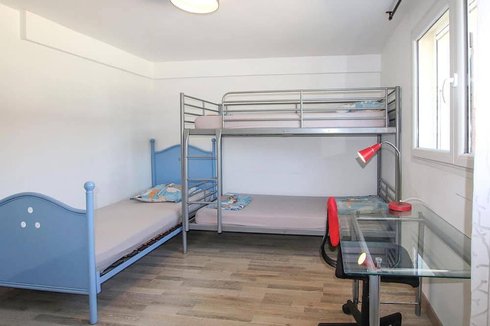 Entire apartment, 2 bedroom stunning apartment in Gemenos in Gémenos, Marseille region