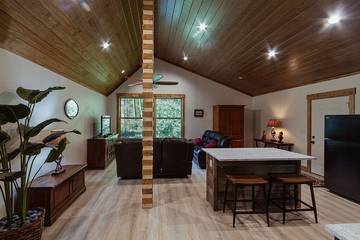 Log Cabin for 2 Guests in Fontana Lake, Swain County, Picture 1