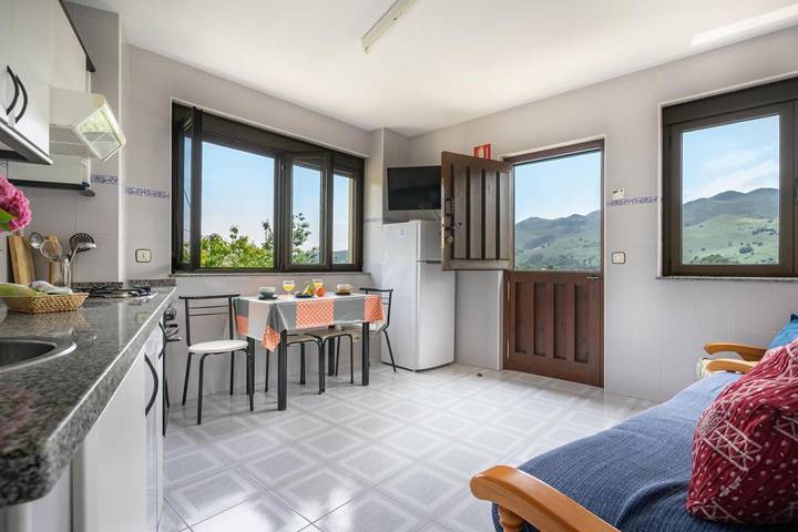 Casa rural para 4 personas, con jardín y vistas en Costa Oriental Asturiana - 4