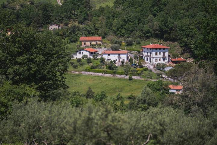 Appartamento per 3 persone, con Terrazza e Giardino nonché Panorama a Trecchina