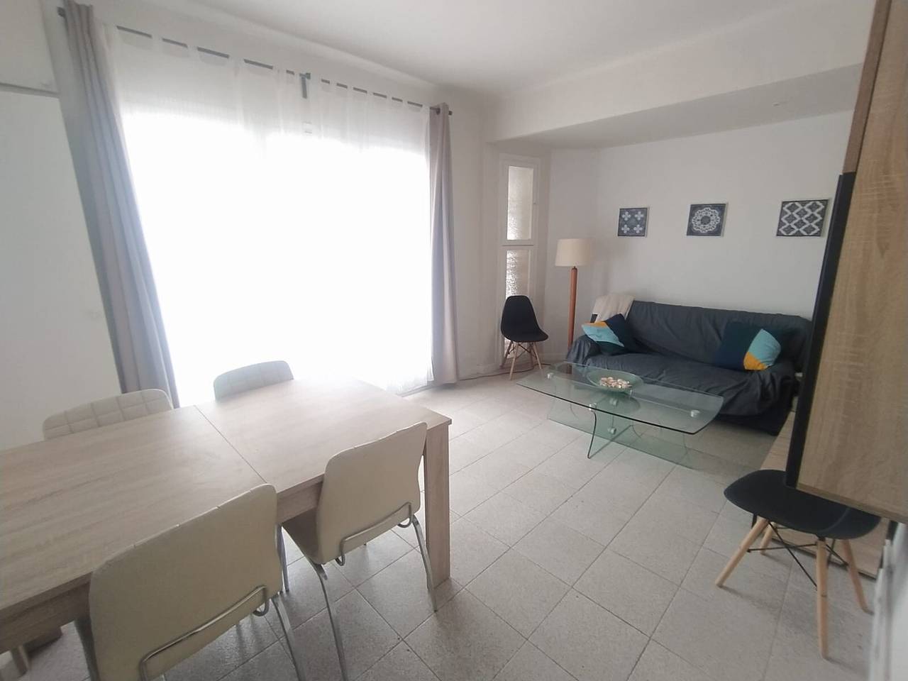 Apartamento entero, Apartamento Maribeach2 Sitges que admite mascotas, con aire acondicionado y Wi-Fi in Sitges, Garraf