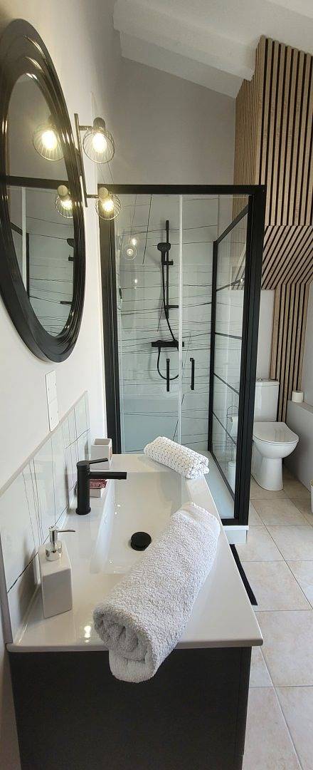 Villa Aube de Lune - Chambre Bleue in Saint-Palais-sur-Mer, Côte de Beauté