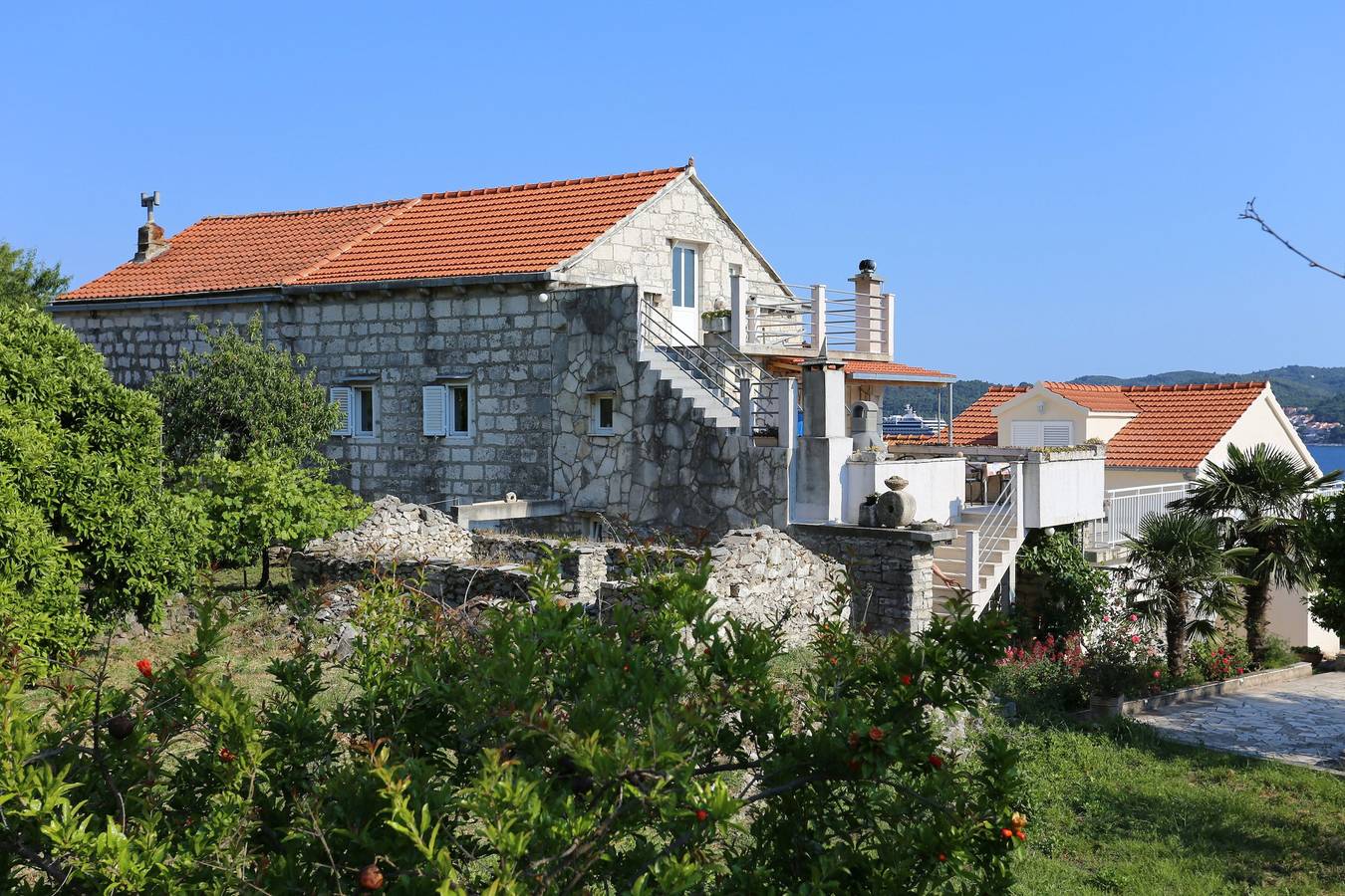Ganze Wohnung, 2-Zimmer-Ferienwohnung mit Terrasse und Meerblick Kuciste - Perna, Peljesac A-10143-a in Kuciste, Dubrovnik-Neretva