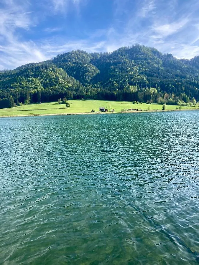 Ferienwohnung für 2 Personen, mit Garten und Seeblick sowie Pool, mit Haustier - 1
