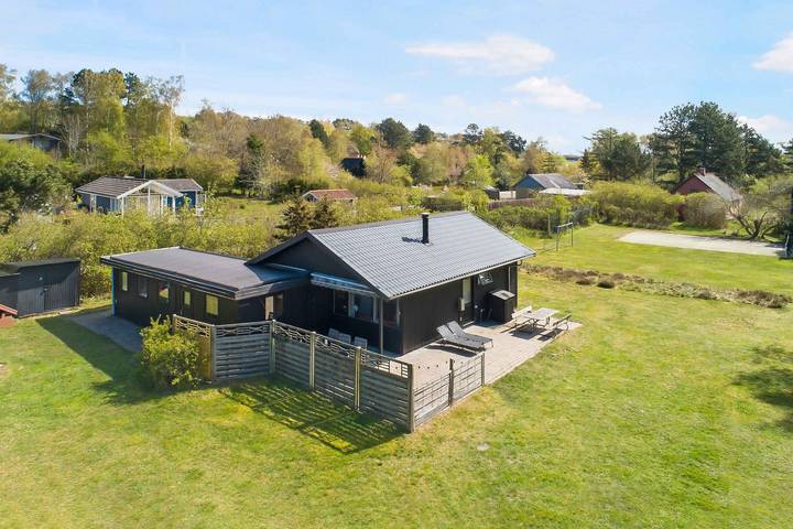 Ferieudlejning for 6 personer, med have og terrasse i Lumsås