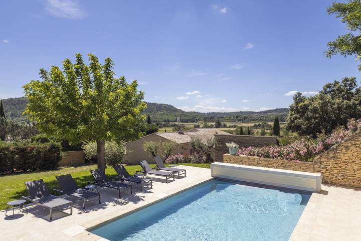 Location de vacances pour 10 personnes, avec terrasse et jardin à Gordes - 2