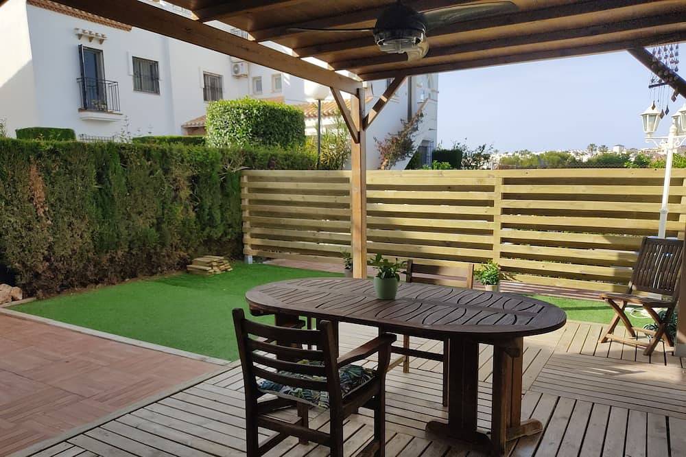 Ganze Wohnung, Spacious and bright apartment 700m from the beach in Playa Flamenca, Orihuela