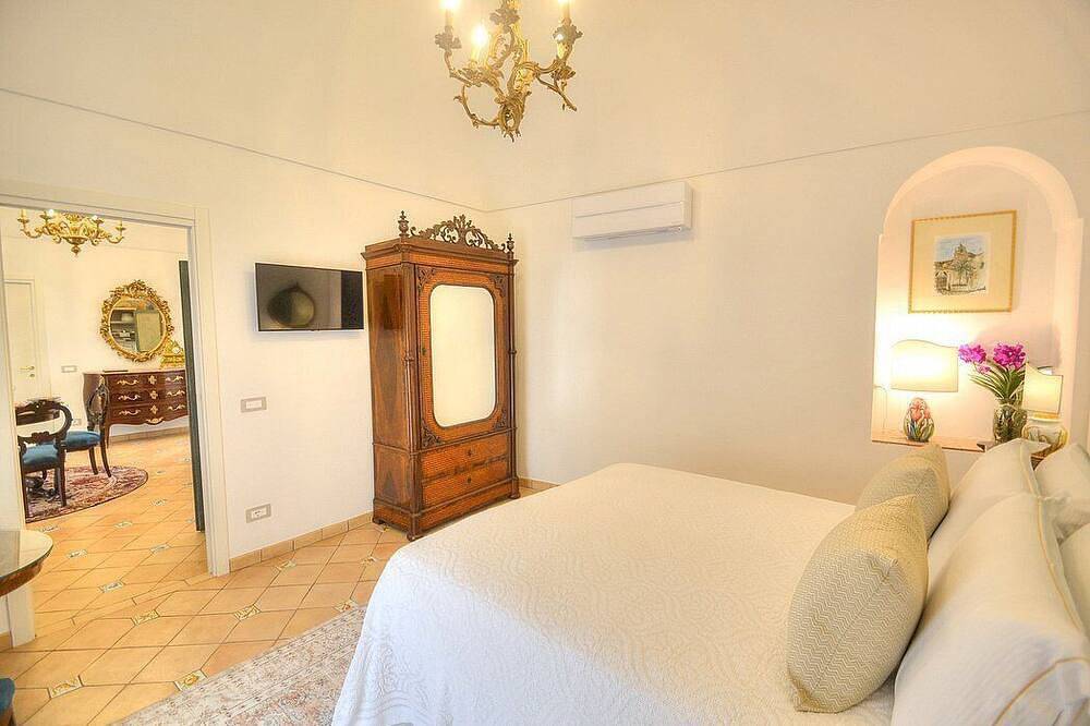 Casa Minera: Un'elegante casa indipendente situata a breve distanza dalla spiaggia. in Minori, Sorrento Coast