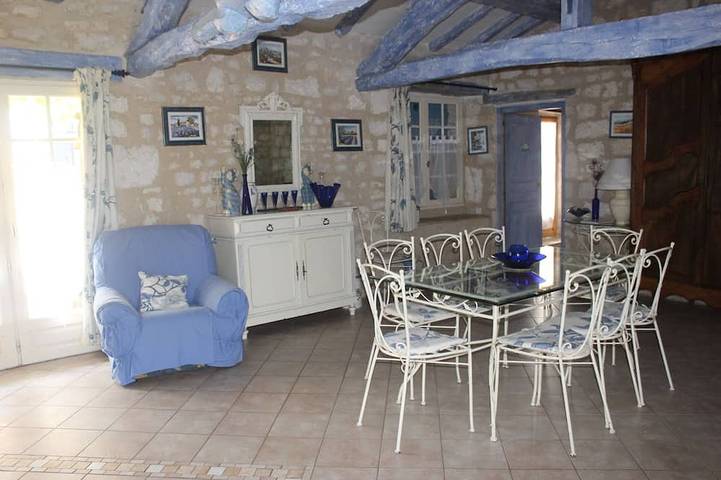 Location de vacances pour 8 personnes, avec piscine et jacuzzi ainsi que terrasse et jardin à Cahuzac-sur-Vère - 2