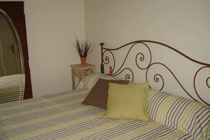 Location de vacances pour 10 personnes, avec jardin et terrasse à Saint-Amand-de-Coly - 2