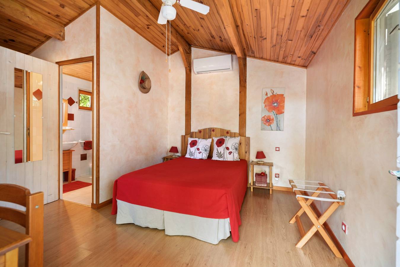 Chambre d'hôtes Les Coquelicots avec terrasse privée, Wi-Fi et climatisation in Fronton, Haute-Garonne