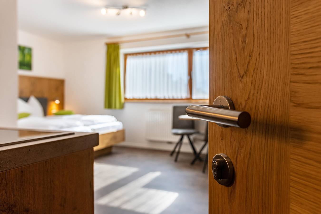 Entire studio, Holiday Apartment 'Alpennest' with Mountain View, Shared Garden and Wi-Fi in Gifen, Rodeneck